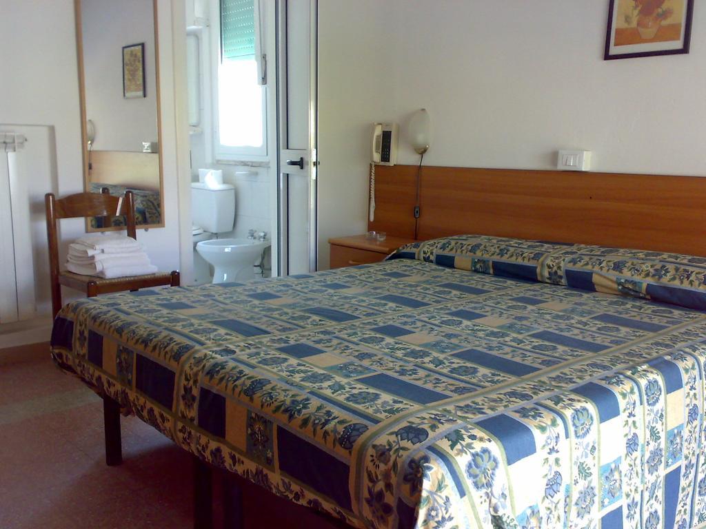 Hotel Margot Lido di Camaiore Bilik gambar